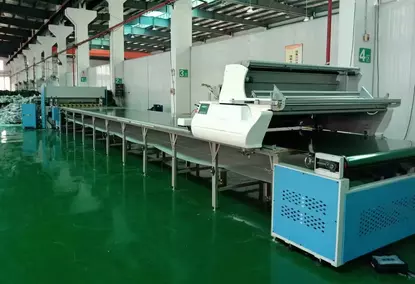 Kumaş ağ kesme makinesi (kamuflaj ağları) Kumaş ağ kesme makinesi (kamuflaj ağları)